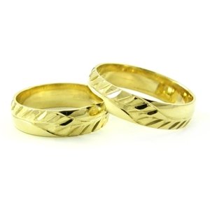 Zlaté snubní prsteny s rytinou 0019 + DÁREK ZDARMA